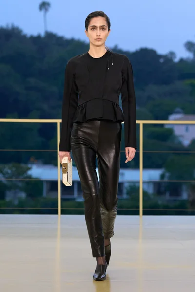 Look 44